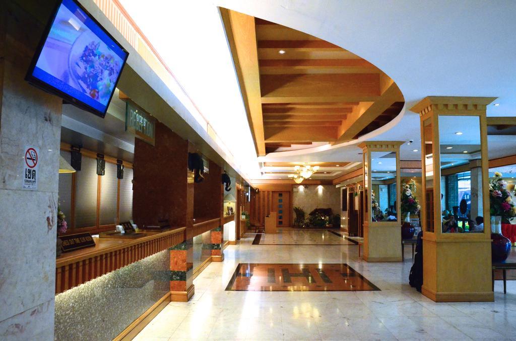 Ratchada City Hotel Banguecoque Exterior foto