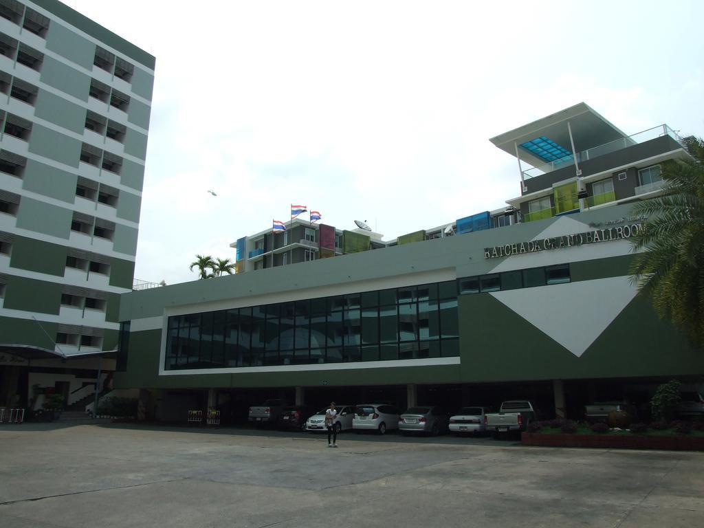 Ratchada City Hotel Banguecoque Exterior foto