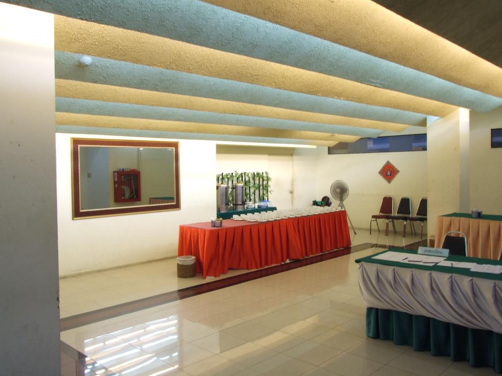 Ratchada City Hotel Banguecoque Exterior foto