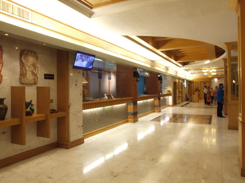 Ratchada City Hotel Banguecoque Exterior foto