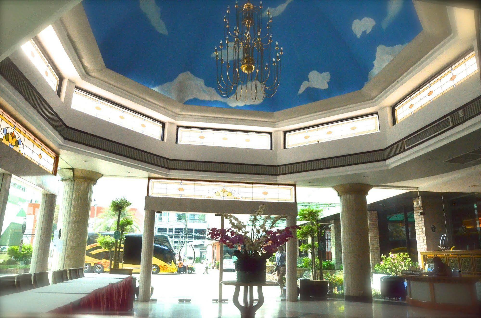 Ratchada City Hotel Banguecoque Exterior foto